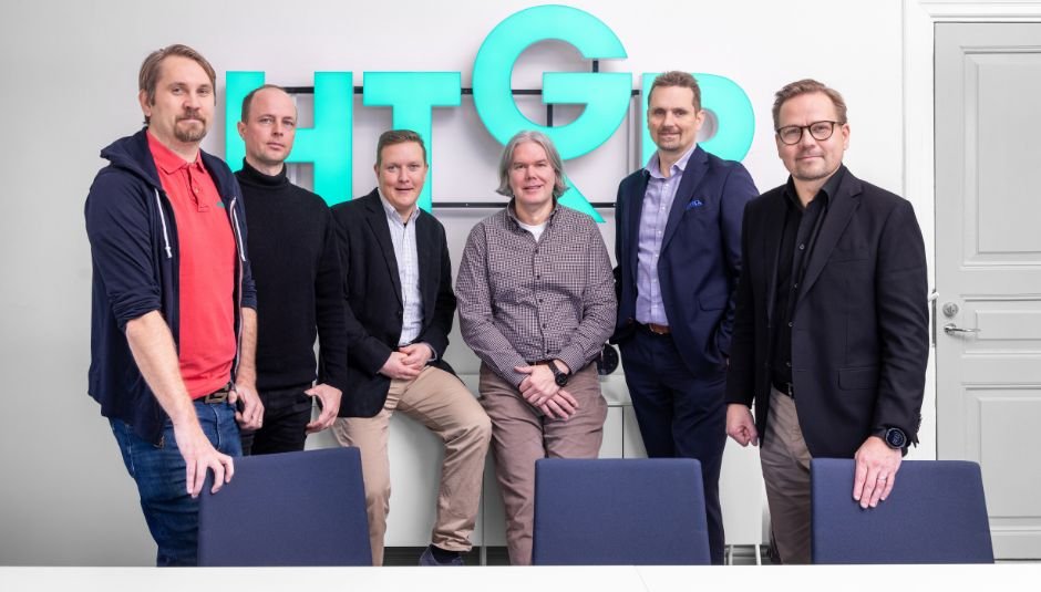 Kuvassa Mint Palvelut Oy:n perustajat: Matias Itkonen Sijoittaja PRO Corporate Finland Oy, Timo Heikkilä ja Hannu Huuskonen Sijoittaja-ryhmän perustajayrittäjät, Mika Hanni Mint Palveluiden partneri, Petri Toljamo HTGP Group hallituksen puheenjohtaja ja Ville Heikkinen HTGP Group toimitusjohtaja.